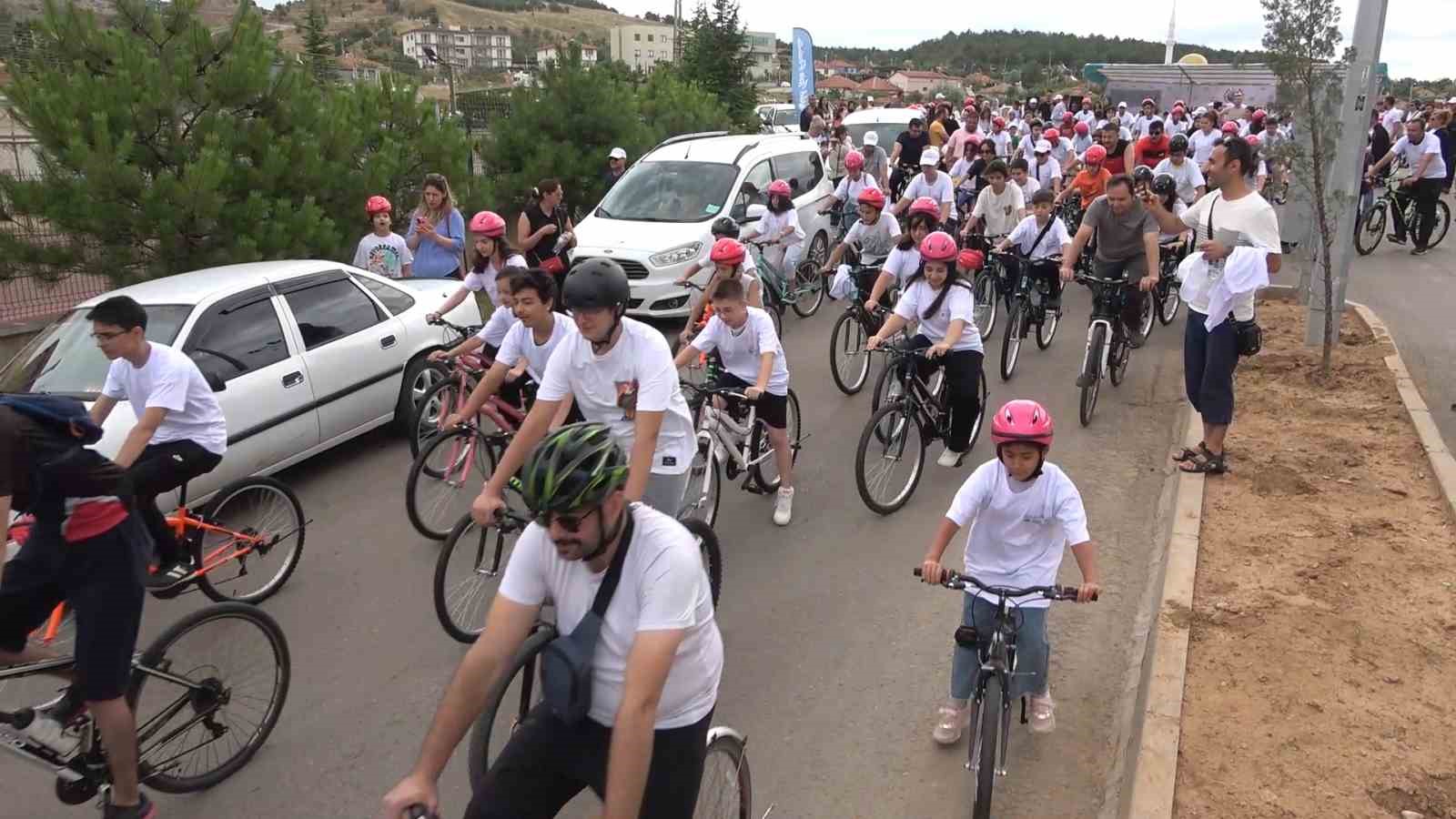 Dijital bağımlılığa karşı pedal çevirdiler