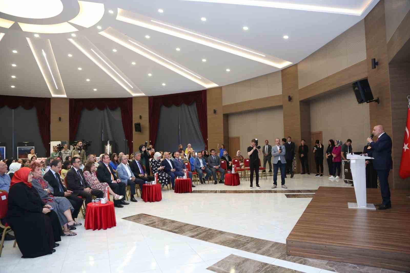 Sevgi Yolculuğu Karma Sergisi Keçiören’de açıldı