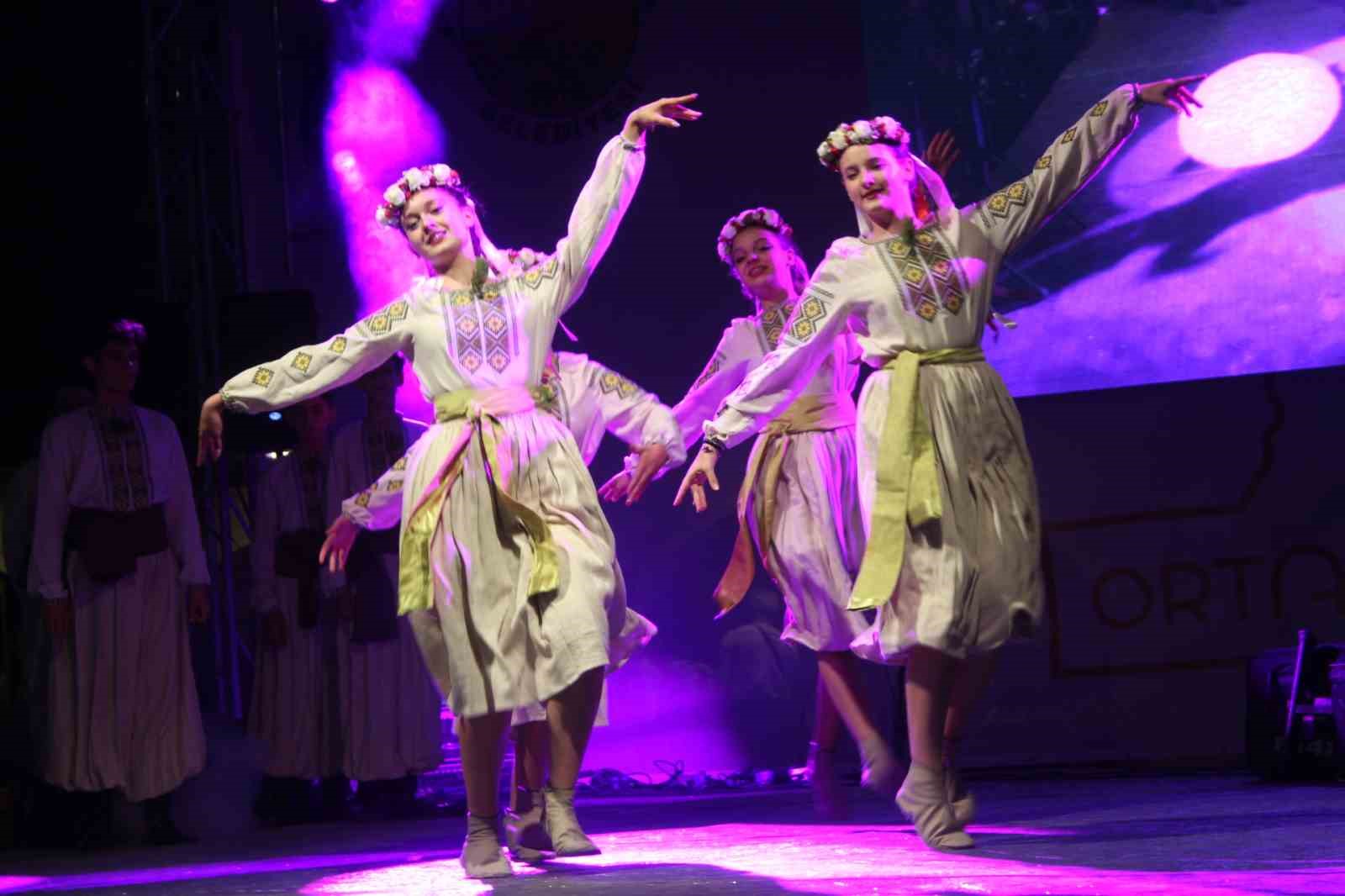 8. Uluslararası Halk Dansları ve Müzik Festivali başladı