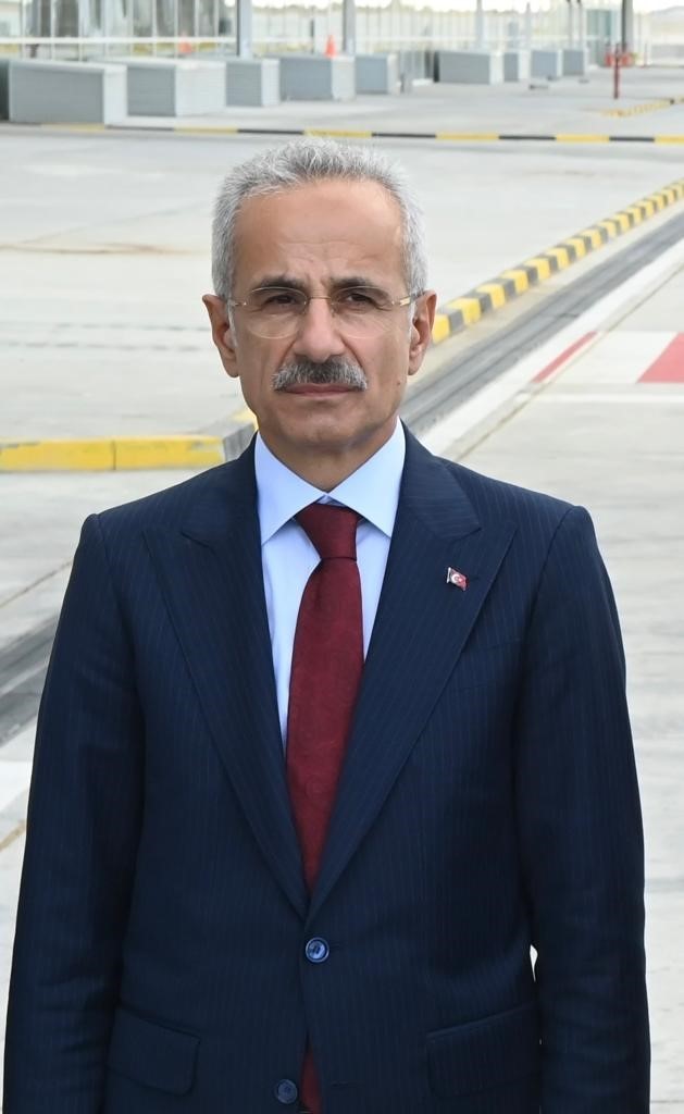 Bakan Uraloğlu: "3 yıl önce hizmete giren Beğendik Köprüsü ile 46 milyon lira tasarruf elde edildi"