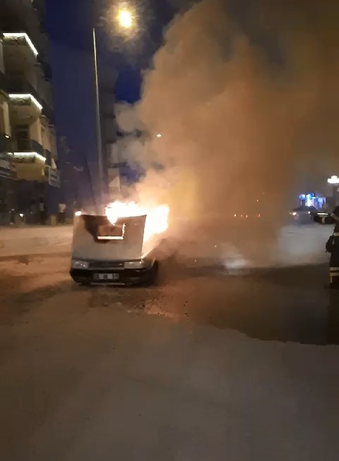 LPG’li otomobil alev alev yandı