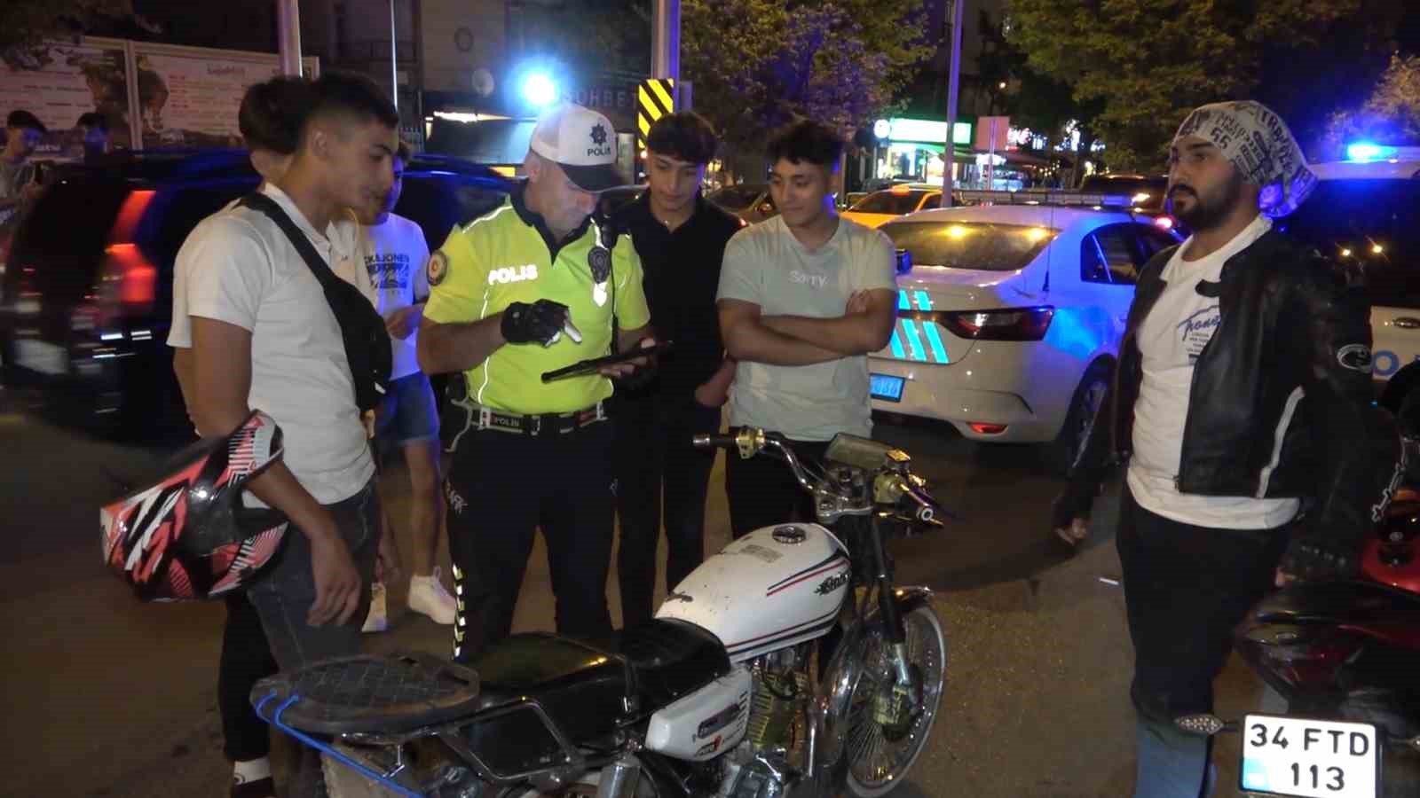 Motosiklet sürücülerine sıkı denetim: "Kask siparişi verdim" bahanesi cezadan kurtaramadı