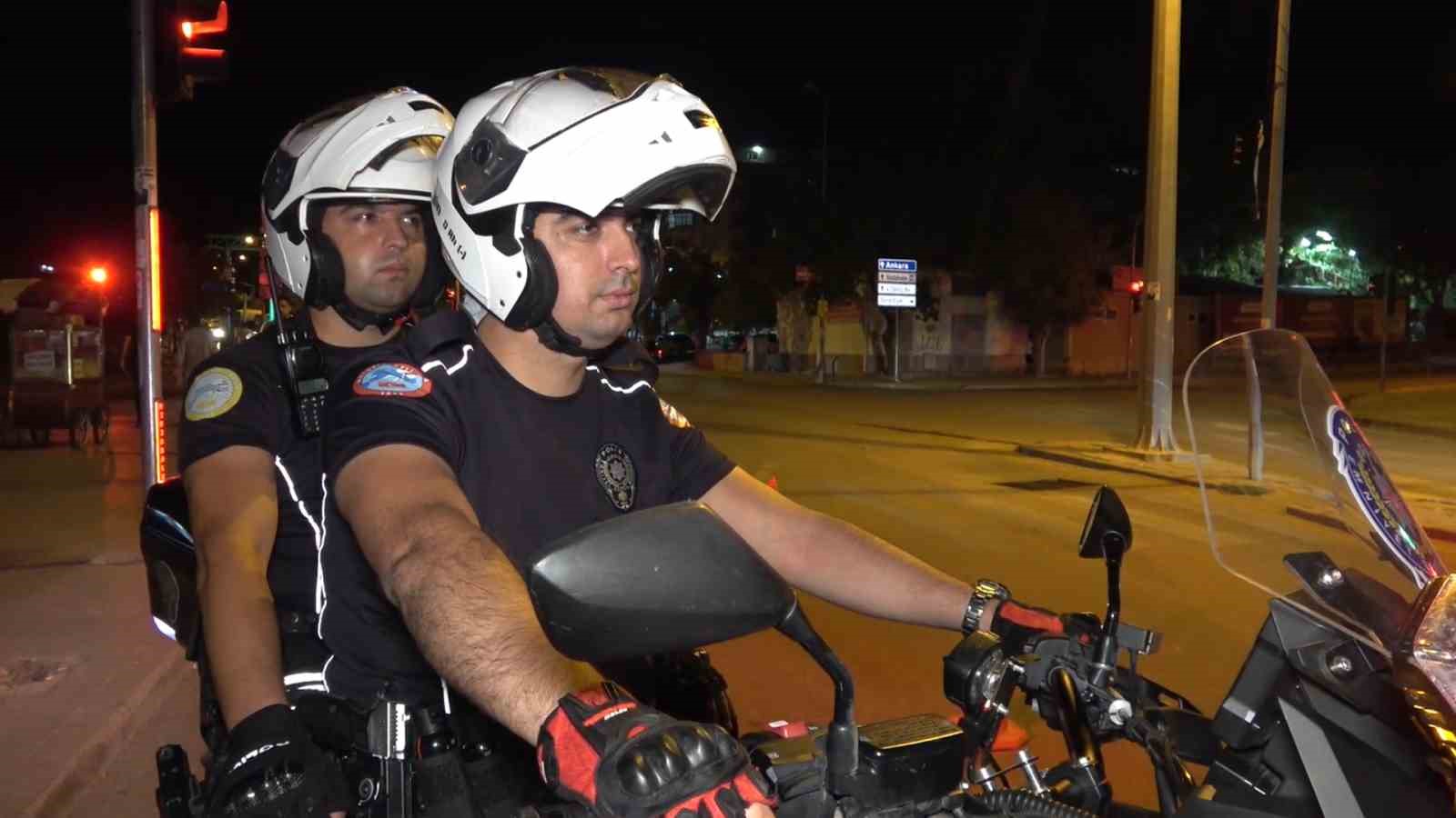 Motosiklet sürücülerine sıkı denetim: "Kask siparişi verdim" bahanesi cezadan kurtaramadı
