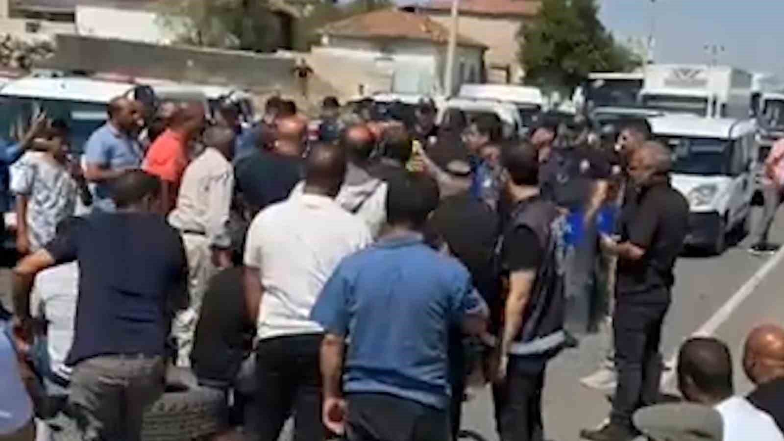 Üst geçit isteyen vatandaşlar Kırıkkale-Kayseri yolunu kapattı