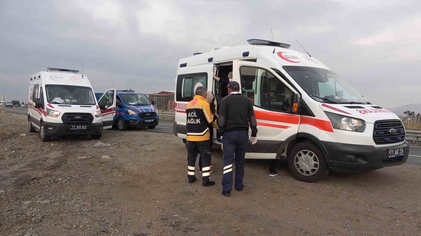 Kırıkkale’de feci kaza, tıra ok gibi saplanan otomobil hurdaya döndü: Sürücü öldü, eşi ağır yaralı