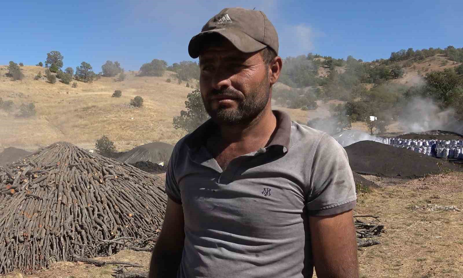 Zor şartlar altında mangal kömürü üretiyorlar: Tonu 14 bin lira