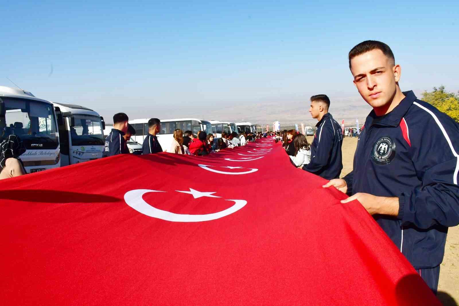 Kırıkkale’de Cumhuriyet’in 100. yılına özel yürüyüş