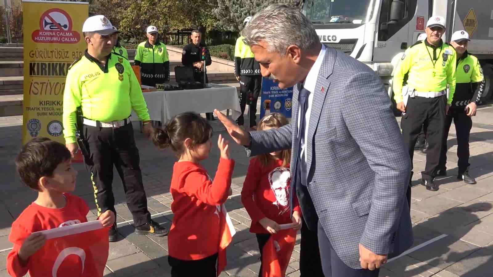 Kırıkkale’de öğrenci ve vatandaşlara trafik eğitimi verildi