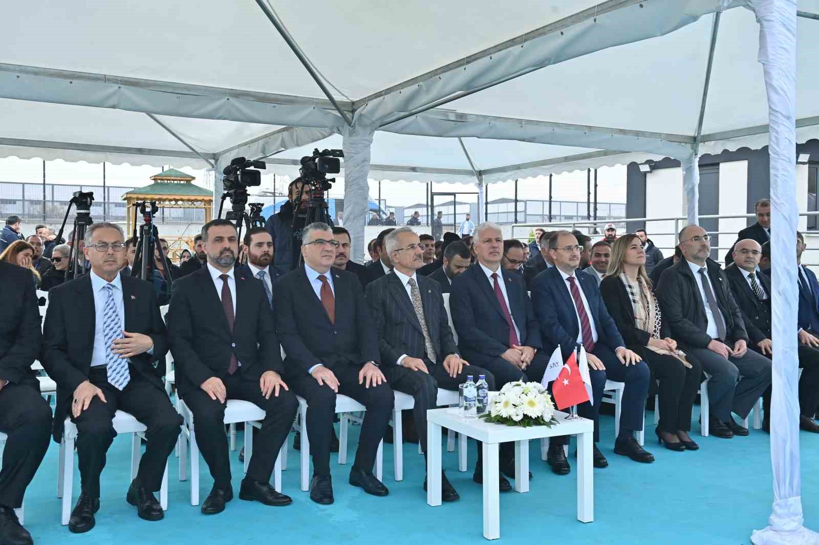 Bakan Uraloğlu: “TÜRKSAT 6A’yı haziran ayı içerisinde yörüngesine fırlatmayı hedefliyoruz”
