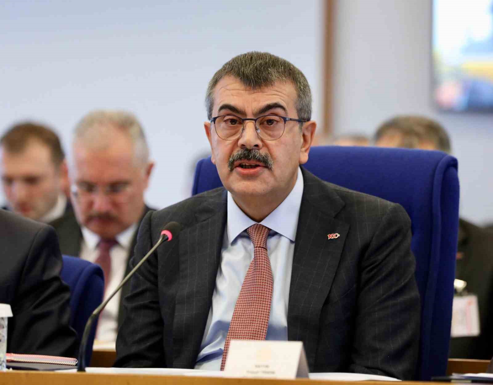 Bakan Tekin: "Seçmeli dersler bölümünü öğrencilerin ilgi ve ihtiyaç alanlarına göre güncelledik"