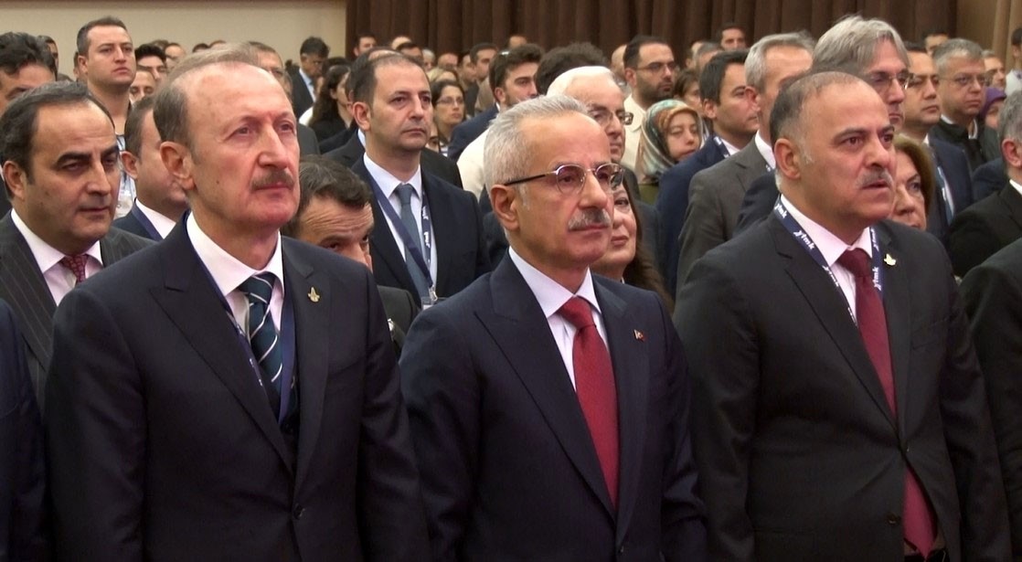 Bakan Uraloğlu: "Trafik güvenliğini arttırmak adına akıllı ulaşım sistemlerini yaygınlaştırıyoruz"