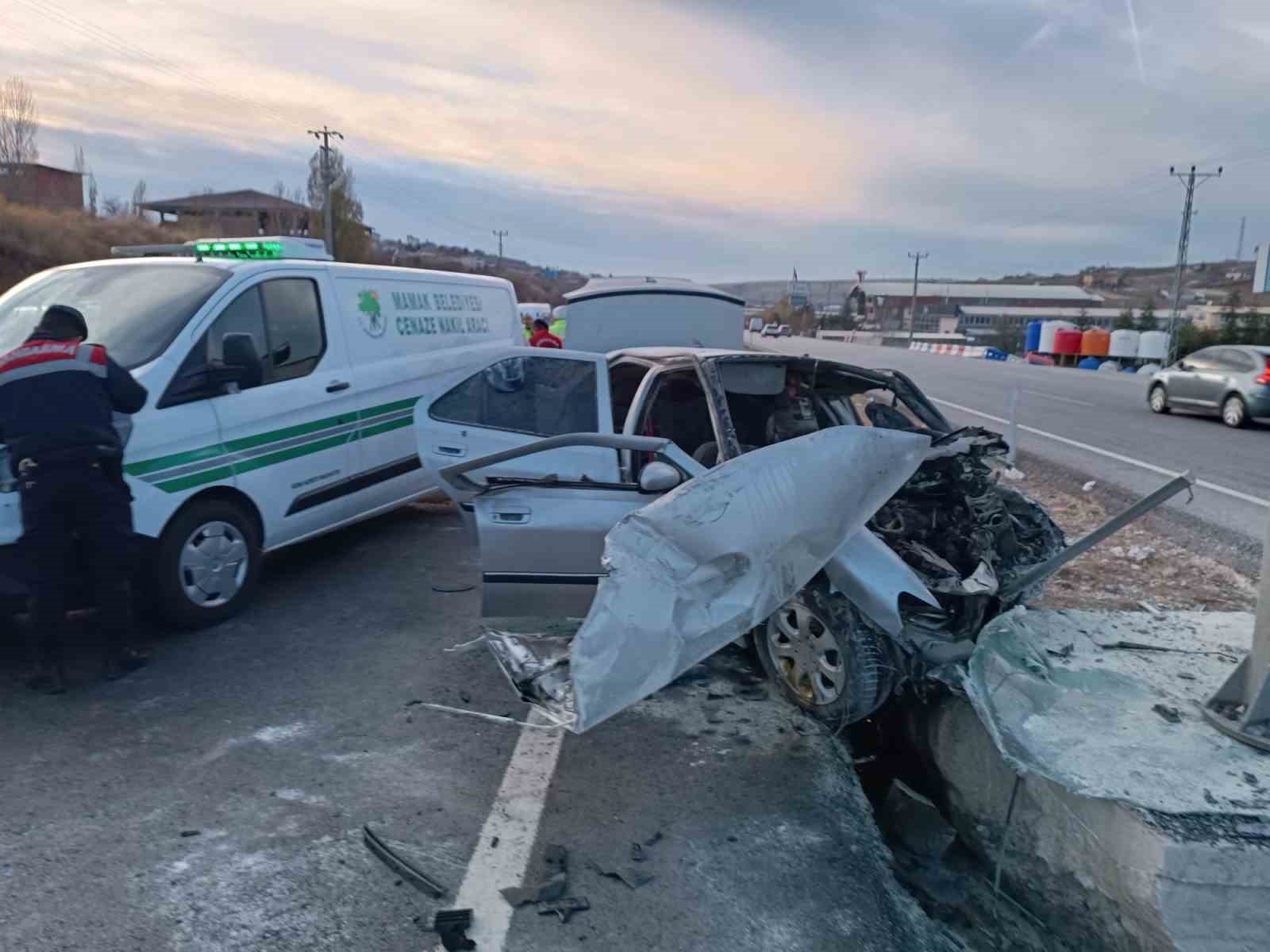 Başkentte feci kaza: Aynı aileden 3 kişi öldü, 1 bebek ağır yaralı