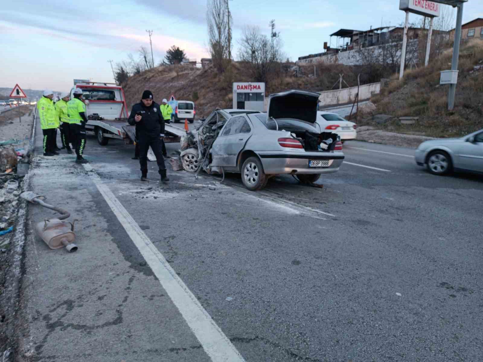 Başkentte feci kaza: Aynı aileden 3 kişi öldü, 1 bebek ağır yaralı