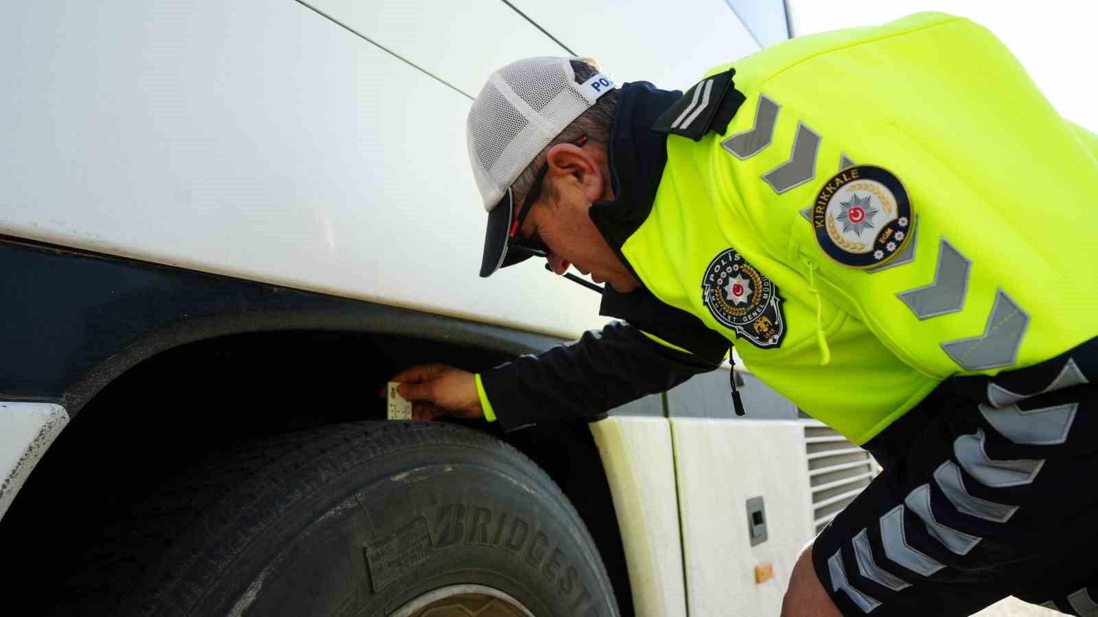 Kırıkkale'de zorunlu ’kış lastiği’ denetimi yapıldı