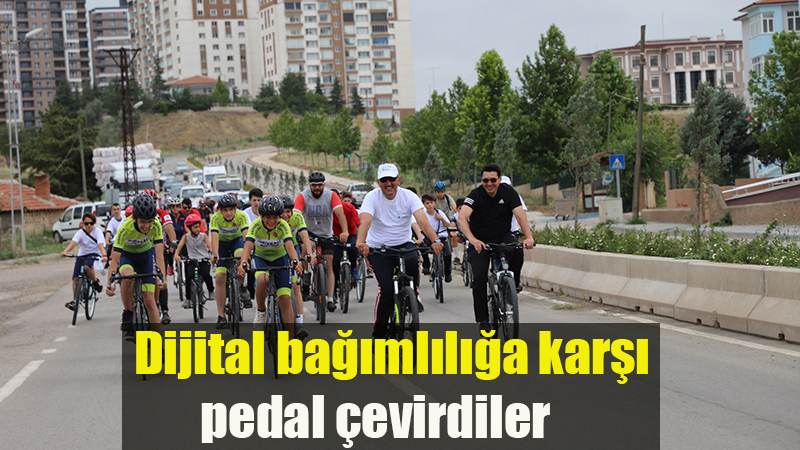 Dijital bağımlılığa karşı pedal çevirdiler
