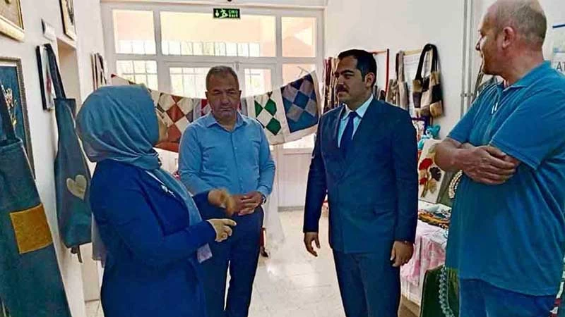 ÇELEBİ'DE EL EMEKLERİ SERGİLENDİ