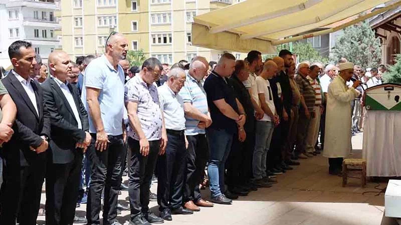 KIRIKKALELİ İŞ İNSANI DUALARLA UĞURLANDI