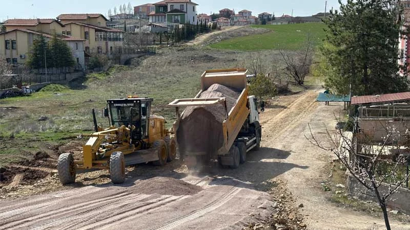 Mahallelerin yol sorunu çözüm buluyor