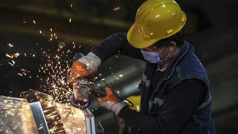 Sanayi üretimi yıllık %2,5 arttı