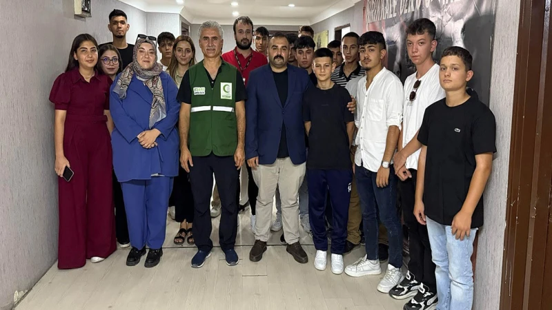 Yeşilay’dan Ülkü Ocakları Yaz Kampı’nda bağımlılık farkındalığı